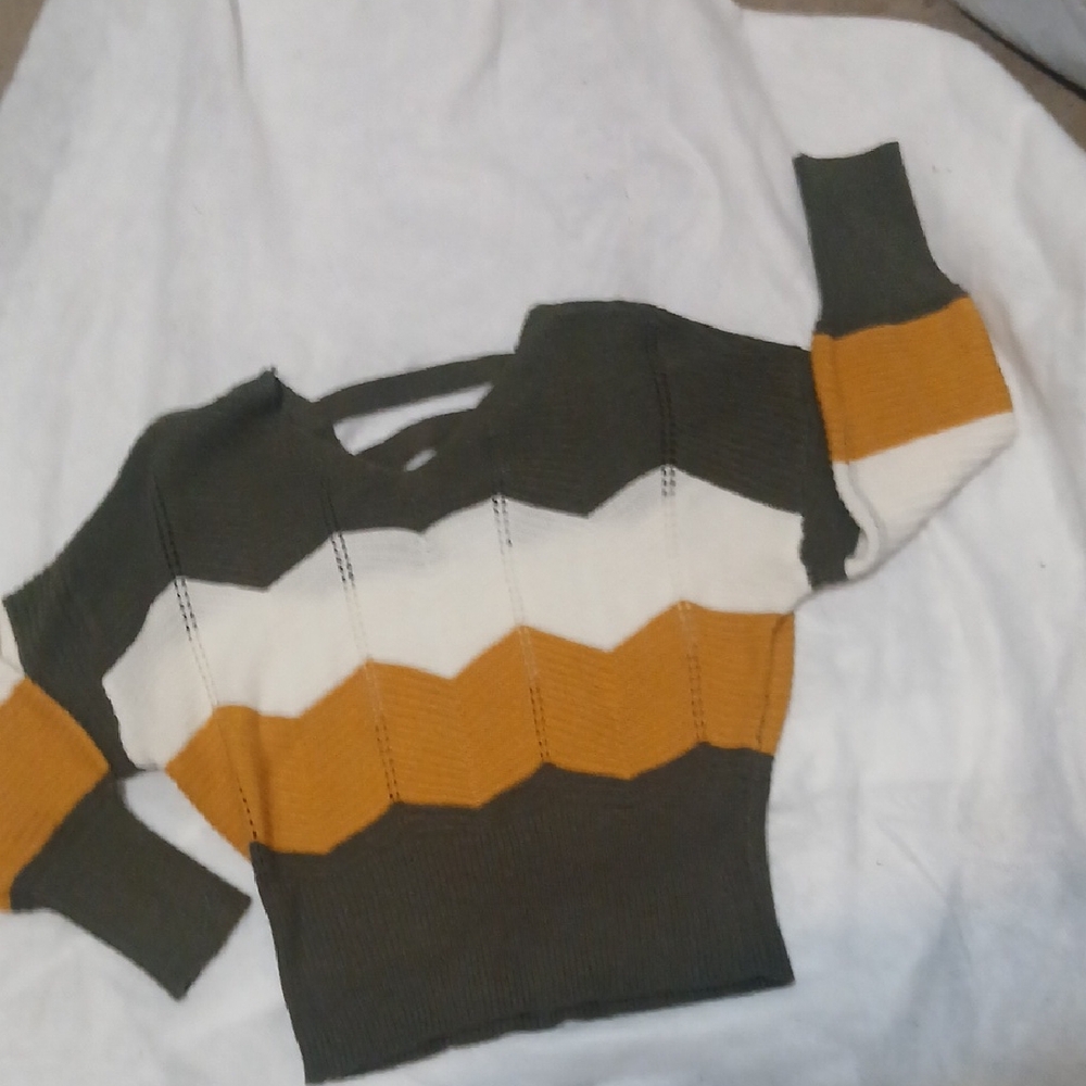 Women’s V-Neck Chevron Stripe Sweater in Olive, Mustard & Cream